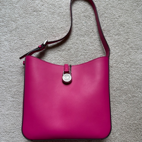 Michael Kors Lyra Small Bucket Shoulder Bag - Picture 2 of 7